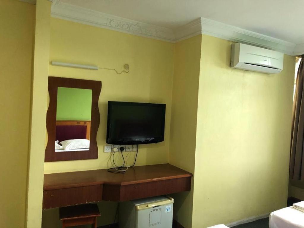 Hotel Perdana Lawas Extérieur photo